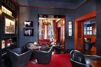 Lounge/Bar