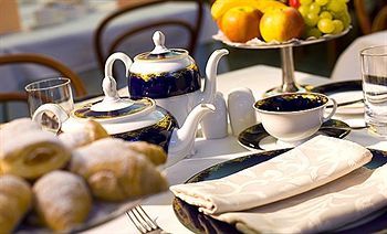 Breakfast room