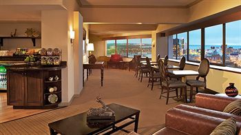 Lounge/Bar
