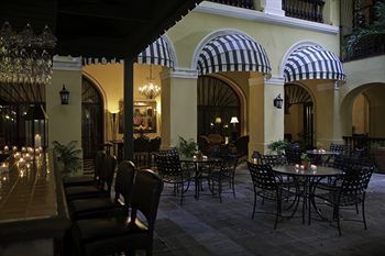 Lounge/Bar