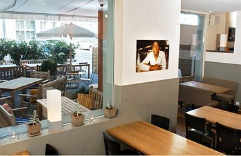 Breakfast room