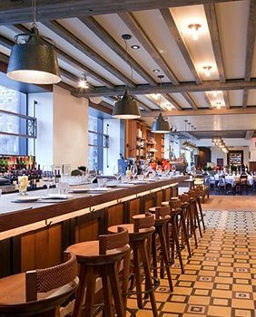 Lounge/Bar