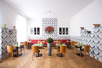 Breakfast room