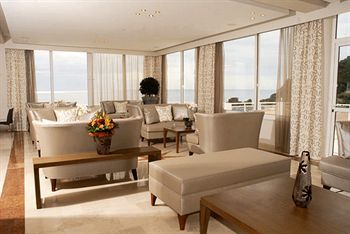 Lounge/Bar