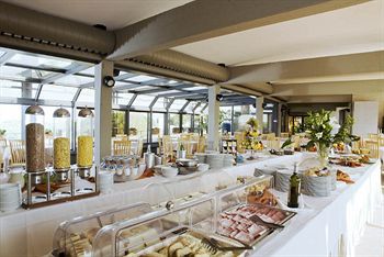 Breakfast room