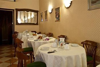 Breakfast room