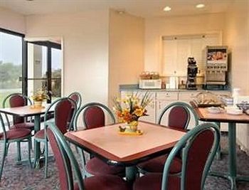 Breakfast room