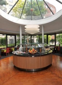 Breakfast room